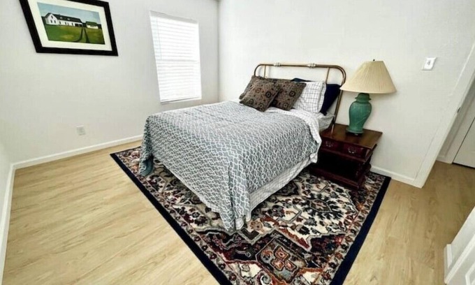 Lubbock House | Spacious, Clean, Fresh 4BR/3BA Unit A - 6 beds