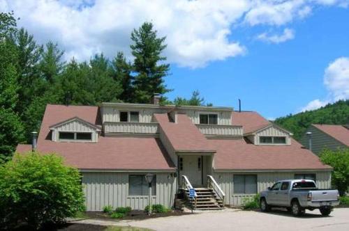 Bartlett Apartment | Spacious Condo-Attitash Ski-Storyland-Saco & More!