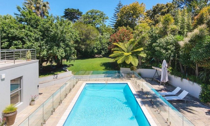 Constantia House | Spacious Constantia family home