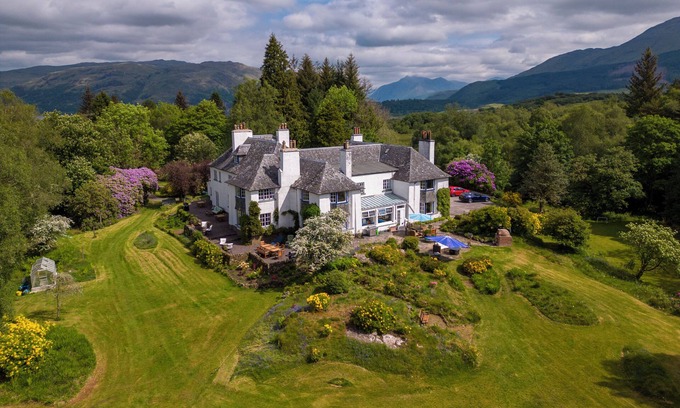 Taynuilt Apartment | Spacious country suite located at Lonan Country House & Gardens in Scotland!