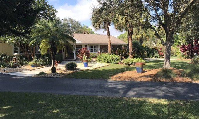 Vero Beach House | Spacious Custom Home on fully landscaped large lot. Hot tub, gazebos, etc.