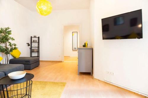 Gleimviertel Apartment | Spacious Family Apartment at Mauerpark plus SelfCheckIn