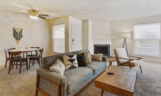Midland Apartment | Spacious Flat in the Heart of Midland