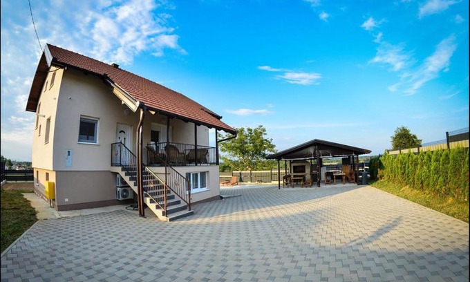 Brckovljani House | Spacious Holiday Home in Gračec with Private Swimming Pool