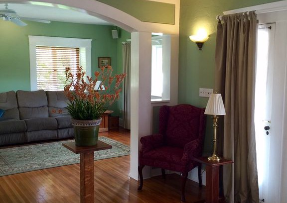 Middletown House | Spacious home in San Diego's prestigious Mission Hills Neighborhood
