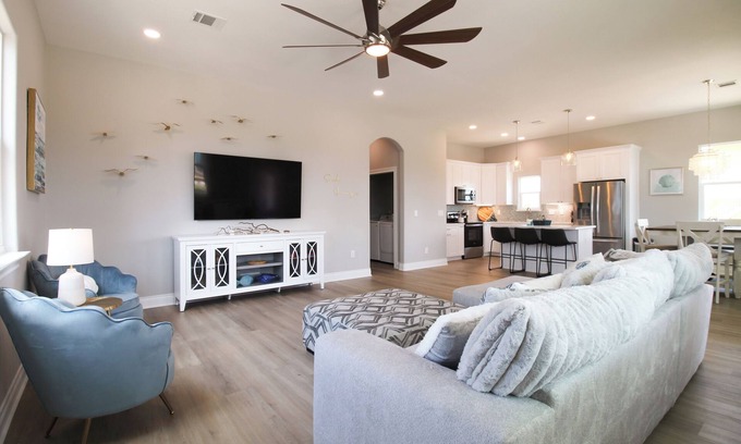 San Luis House | Spacious, quiet 3BR getaway, seconds from the beach, large deck for sunning
