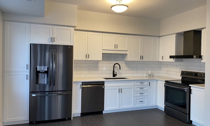 Kitchener House | Spacious rooms near conestoga college