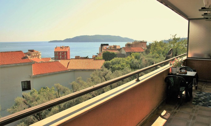 Rozino Apartment | Spacious Sea View Apartment