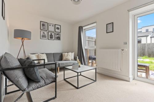 The Westside Apartment | Spacious spotless and comfortable 3 bedroom house in Birmingham city centre with allocated parking and city views