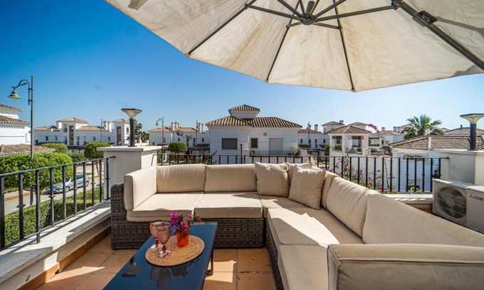 Roldan Villa | Spacious Villa - DN32LT