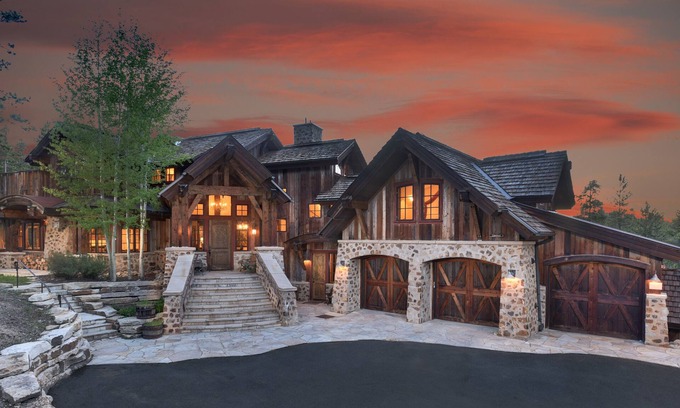 Peak 8 House | Spacious w/Mtn Views + Hot Tub + Theatre Room - Chalet du Soleil