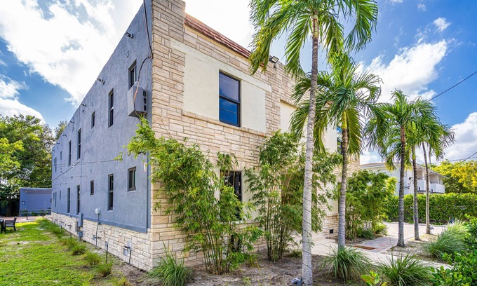 East Little Havana Apartment | Spectacular Apartment near Brickell