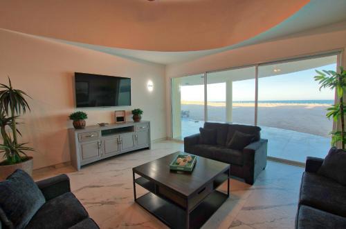 Puerto Penasco Villa | Spectacular Beachfront 4 bedroom Home, Villa12