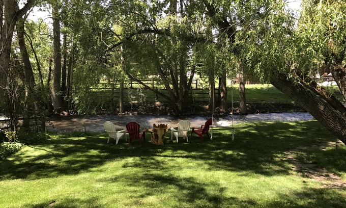 Bozeman House | Spectacular Retreat Minutes from Downtown Bozeman - 4 Bedrooms on Tranquil Creek