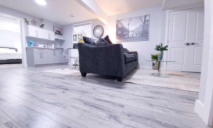 Airdrie Apartment | Splendid Suite,150 Mbps WiFi, Perfect for Stays
