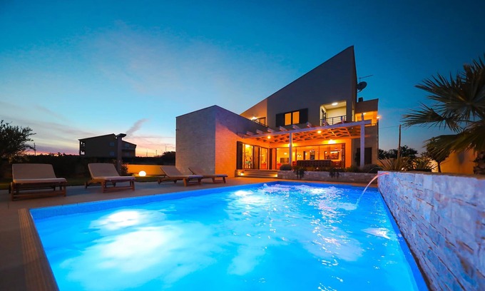 Poljica Villa | Splendid villa in Poljica Brig with private pool
