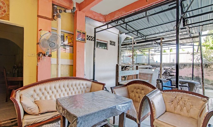 Pekanbaru Hotel | SPOT ON 92914 Meranti HomestayNearJembatan Siak