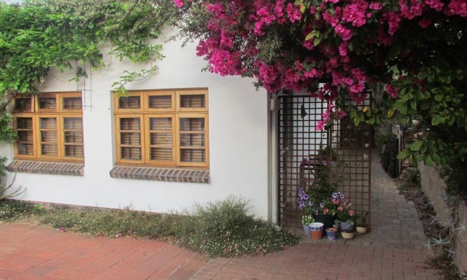 Greater Johannesburg Metropolitan Area Apartment | Springbank Cottage at Roxburghe