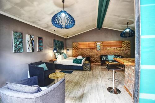 Clarens Apartment | Square Roots Studio