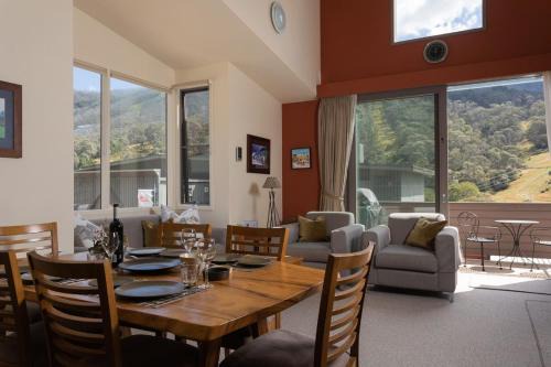 Thredbo Ski Chalet | Squatters Run 12a