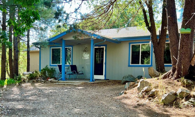 Ponderosa Park Cabin | Squirrels Run - Prescott Cabin Rentals