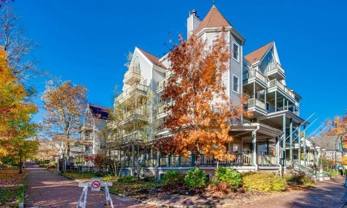 Chautauqua Apartment | St Elmo House #201