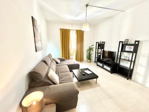 Il-Balluta Apartment | St Julians - Balluta Bay large 3 bedroom apartment