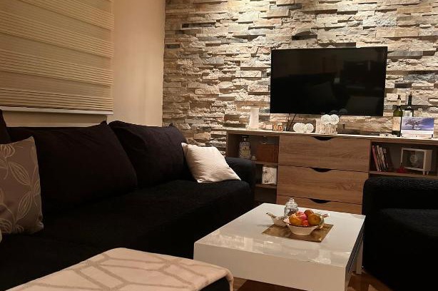 Pale Apartment | Stan na dan Dahlia Pale