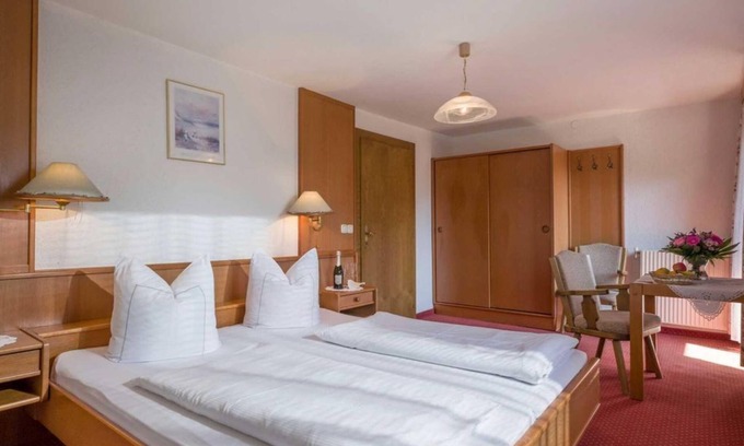 Pertisau Apartment | Standard double room - Hotel Enzian
