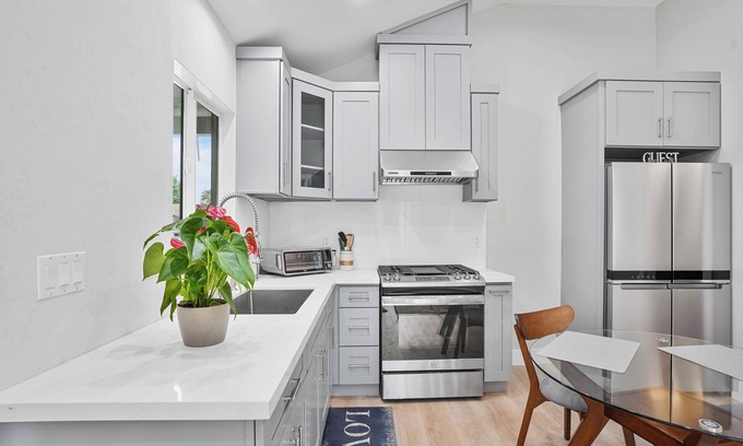 Hermosa Village House | Stanton Haven: Stylish and Cozy Home