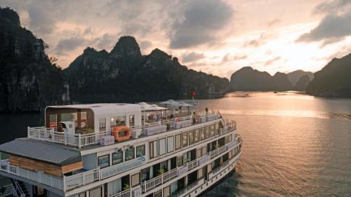 Ha Long Boat Rental | Star Boutique Cruise