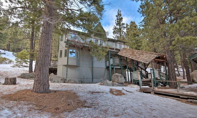 Tahoe Village Cottage | Stateline Ski House: Walk to Boulder Lift!