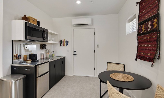 South Scottsdale Apartment | Stavros