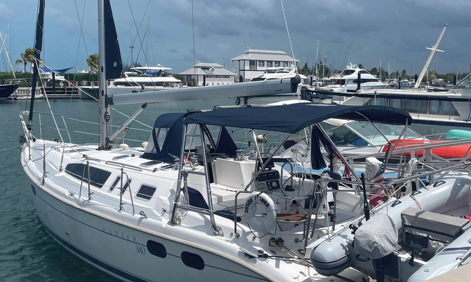 Key West Boat Rental | Stay aboard elegant sailboat