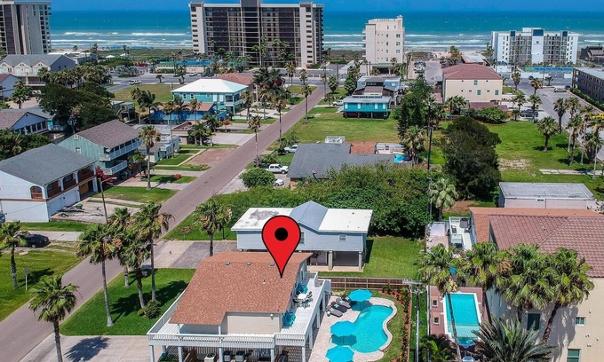South Padre Island House | Stay at Casa de Tortuga: Remodeled beauty! Save 10% on 7+ nights.