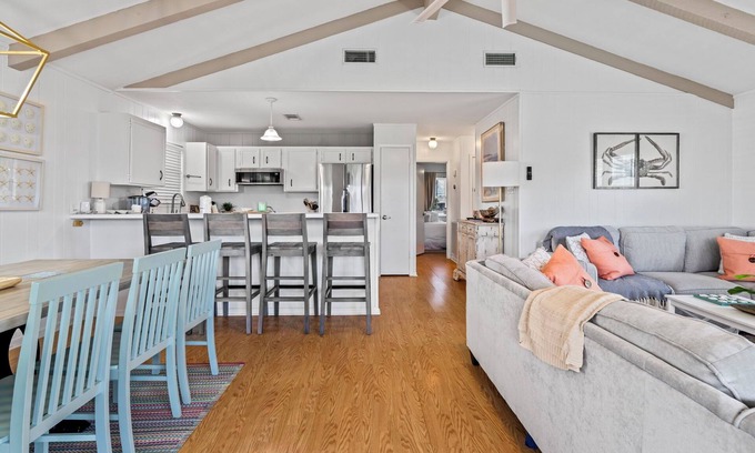 Galveston House | Stay at The Blue Pearl | Chill Coastal Vibes