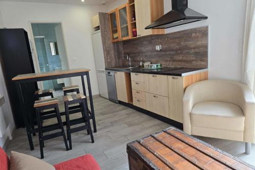 Route d'Arles House | Stay in a cozy apartment in Nîmes
