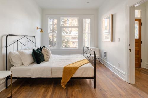Uptown Apartment | Stay Portland - 1BR - Walk to Coffee, Brews & NW 23rd Shops