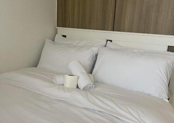 Highway Hills Apartment | Staycation Mandaluyong Fame residences greenfield district by darpm