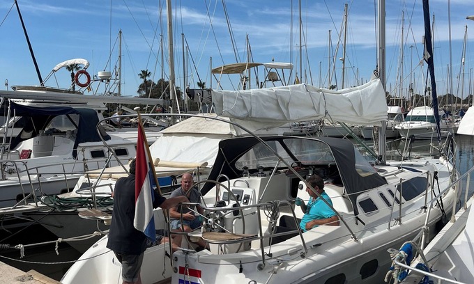 Guardamar del Segura Boat Rental | Staying on a luxury sailing yacht on the Costa Blanca