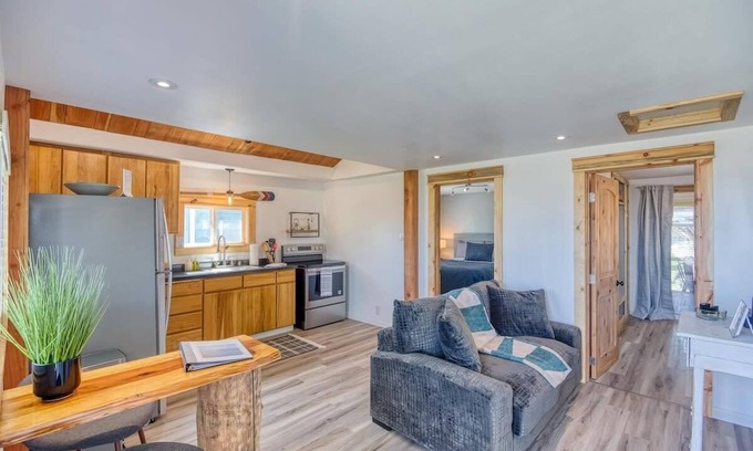 Lakeside House | #StayinMyDistrict Lakeside Near Oregon Dunes*
