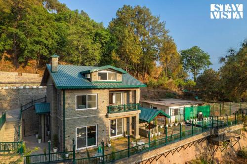 Kasauli Villa | StayVista at Cas Mir 4BHK Private Pool Villa with Valley View in Kasauli