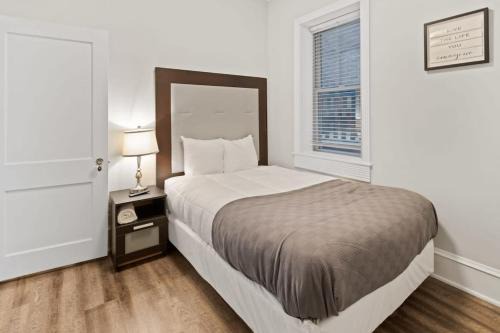 Atlantic City Apartment | Steps from the Beach Spacious Modern 4BR 2BA Apt