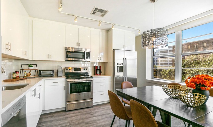 Central Business District Apartment | Steps to French Quarter Rooftop & Gym Sleeps 12
