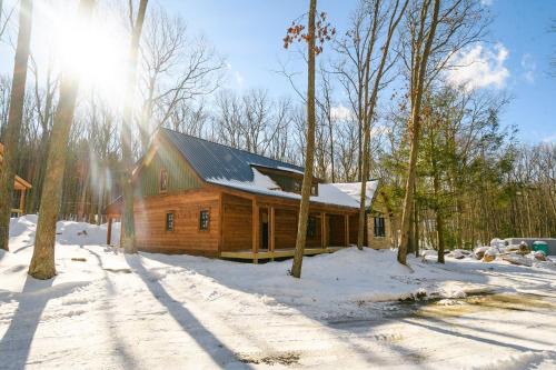 Oakland House | Stone Haven: New, Lake Access w. Dock Slip, Hot Tub, Fire Pit
