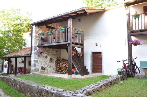 Kotli House | Stone House Kotli