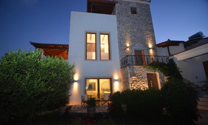 Aristomenis Apartment | Stone Tower Retreat, Oasis of Peace