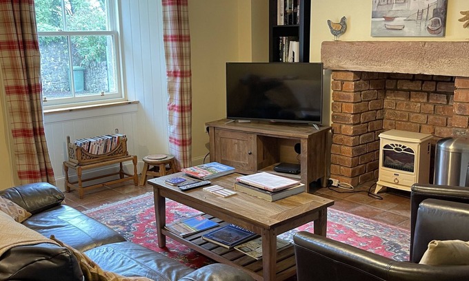 East Linton House | Stonelaws Holiday Cottages: The Law Cottage