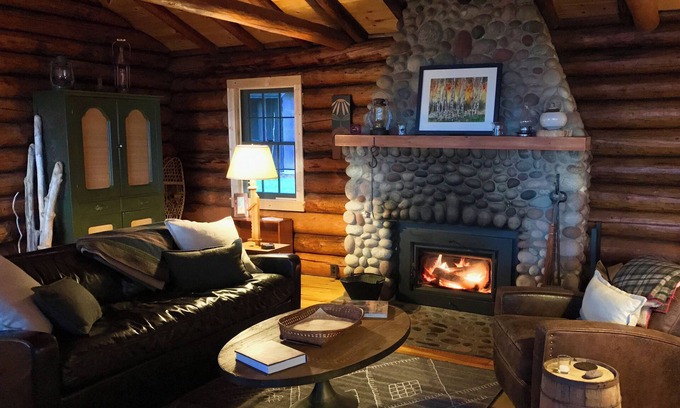 Lutsen Cabin | Storybook Northwoods Log Cabin on Lake Superior between Lutsen and Grand Marais