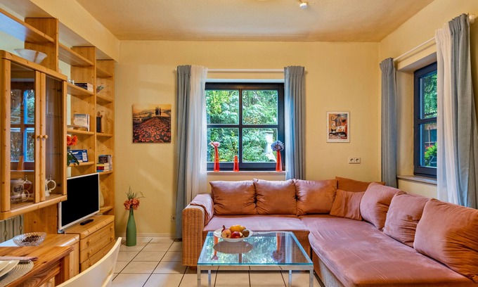 Unterkirnach Apartment | Studio '38 sqm' with Shared Terrace, Shared Garden and Wi-Fi